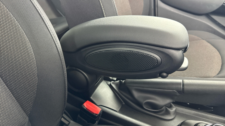 MINI Hatchback 1.5 Cooper Classic Premium 5dr Petrol Hatchback